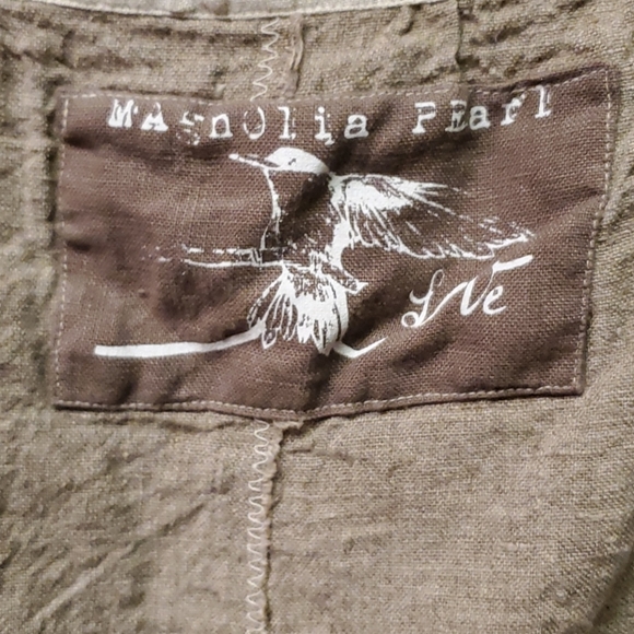 "2"💥SOLD OUT💥Magnolia Pearl raw linen tank top - Picture 3 of 8